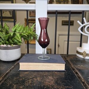 Vintage Amethyst Hourglass Bud Vase Clear Stem Starburst Foot 7.5" Purple Glass